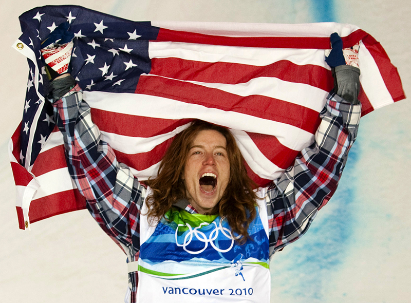 Shaun White (USA), gold medal winner, competing in the Men's Snowboard  Halfpipe event at the 2010 Olympic Winter Games Stock Photo - Alamy