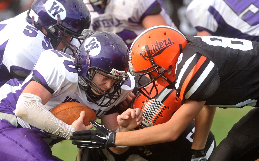 Winslow steamrolls Waterville football team