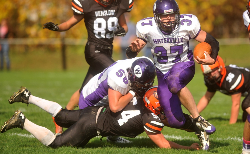 Winslow steamrolls Waterville football team