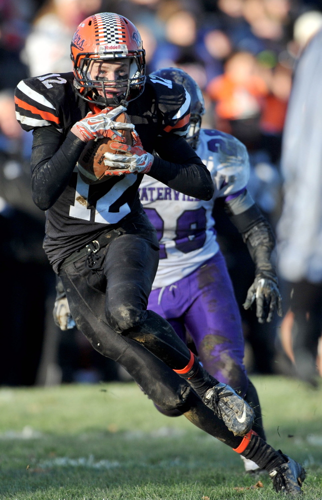 Winslow s Chenard throws nine passes for team s Eastern C title win