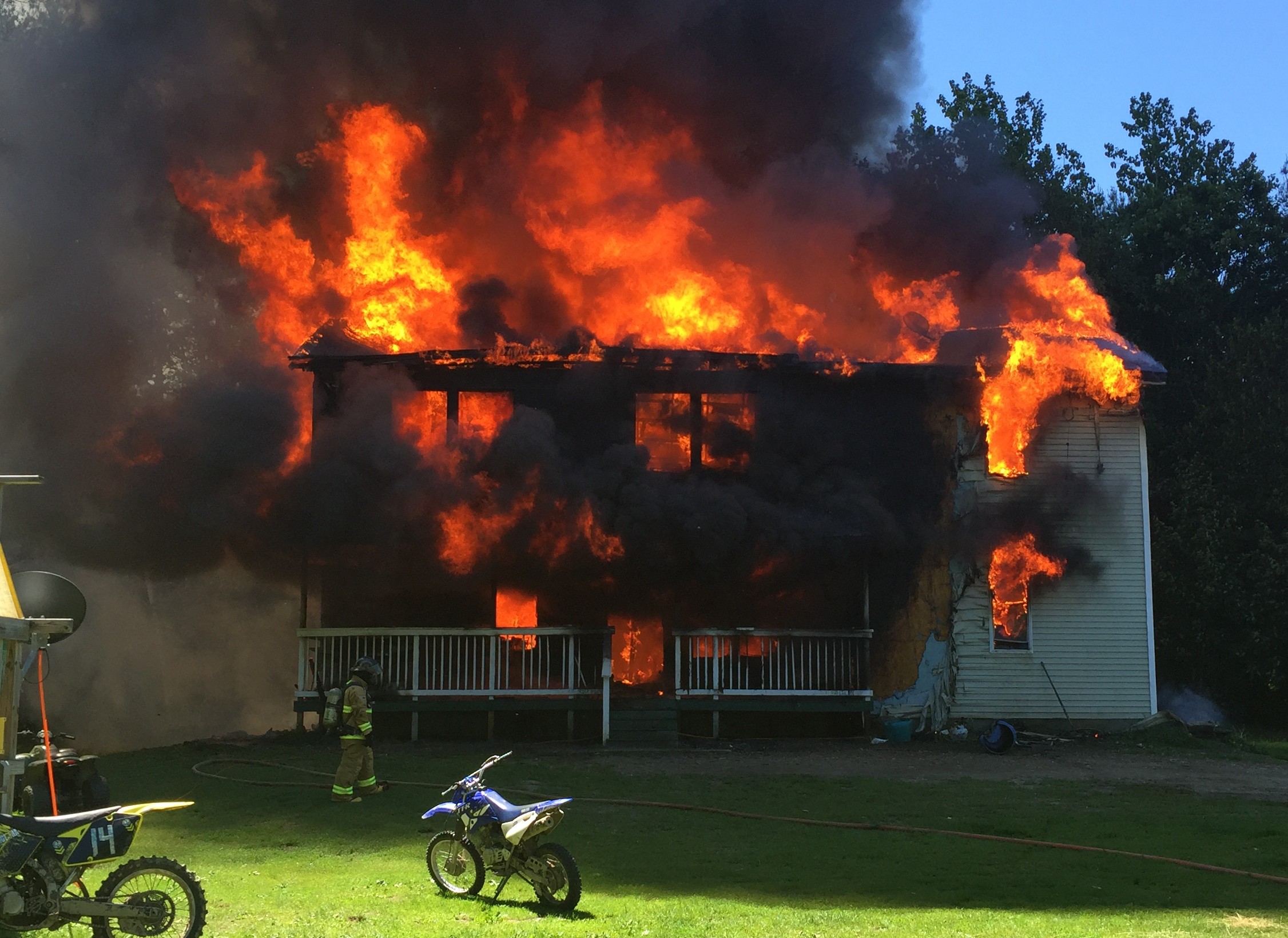 Fire destroys home in South China