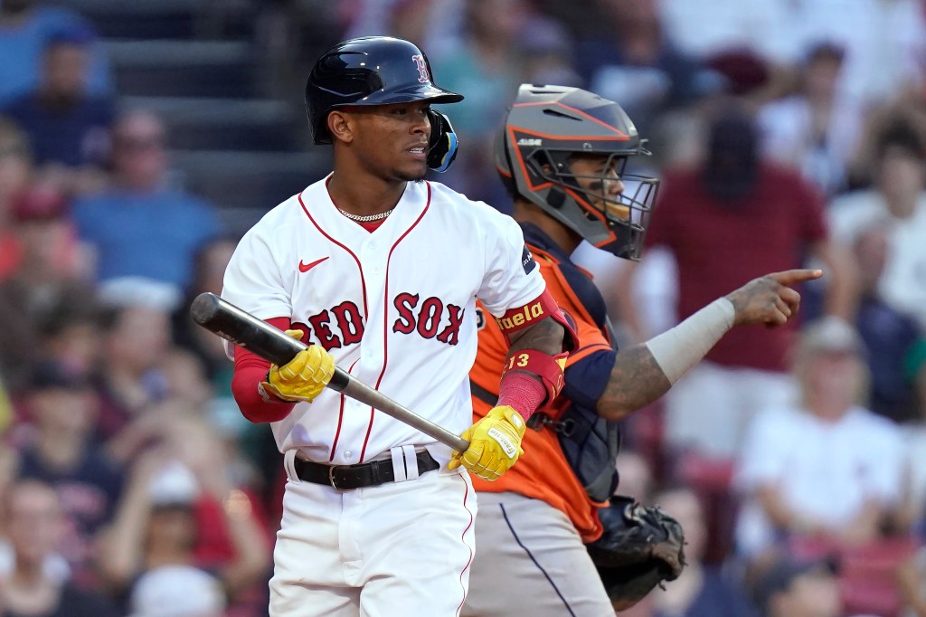 Red Sox earn series split by trouncing Astros, 17-1