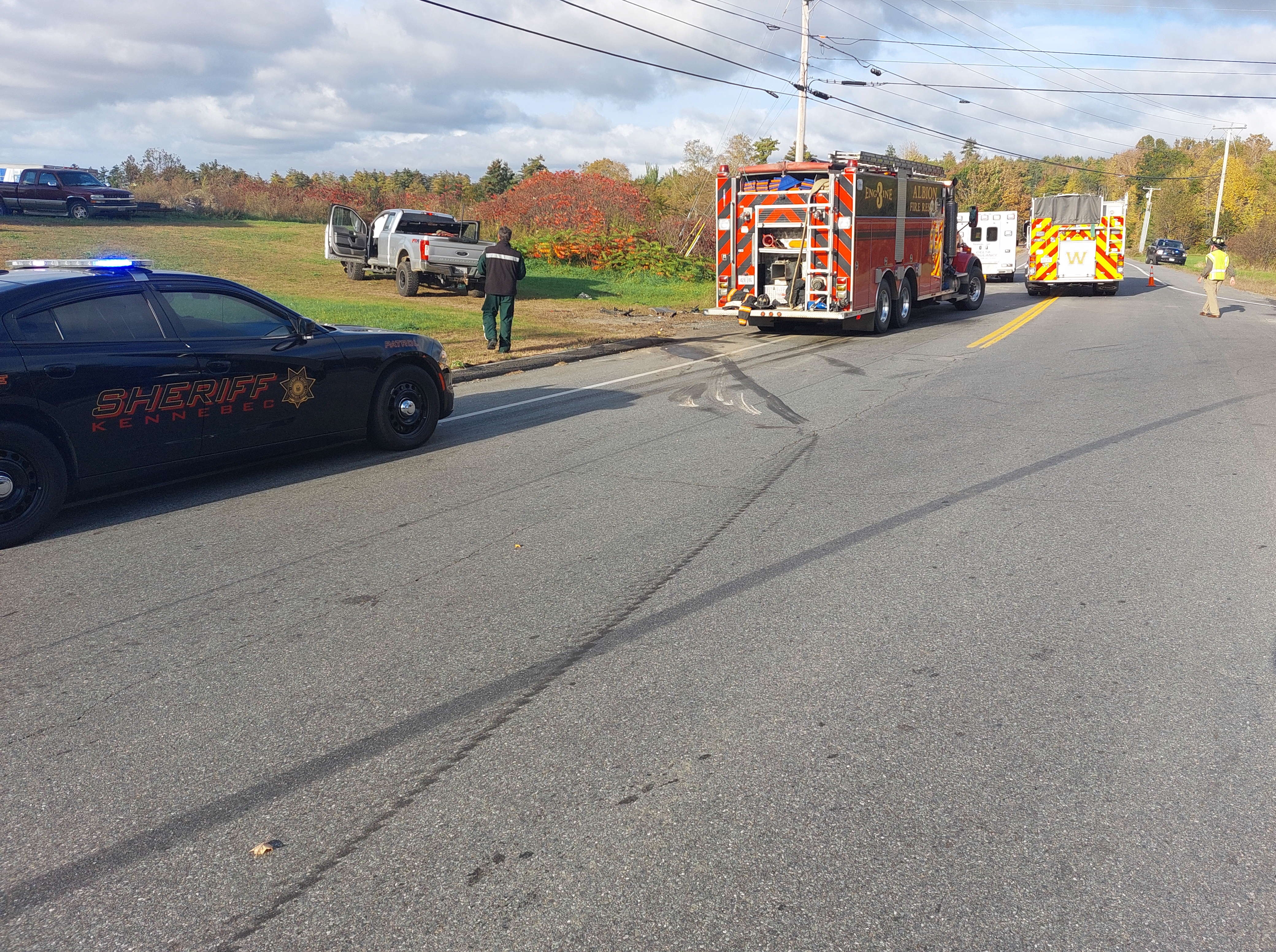 2 dead, 4 injured in crash near Lowell, deputies say